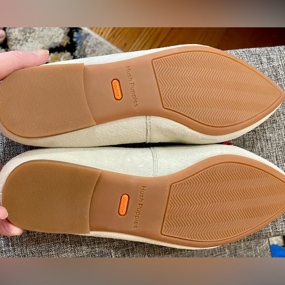 New! Hush Puppies “Bounce” White Suede Flats with Pink Tassels and Green Trim - Picture 3 of 5